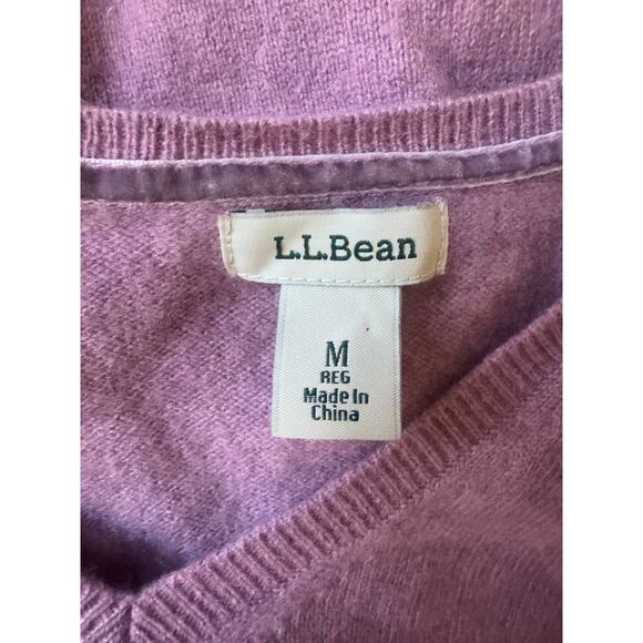 L.L. Bean | 100% Cashmere Purple V-Neck Sweater | Size Medium - Picture 4 of 6